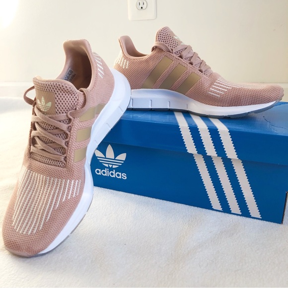 Adidas Swift Run Women’s Ashpea & White Sneaker Running Shoe, size 9 Medium - Picture 2 of 16